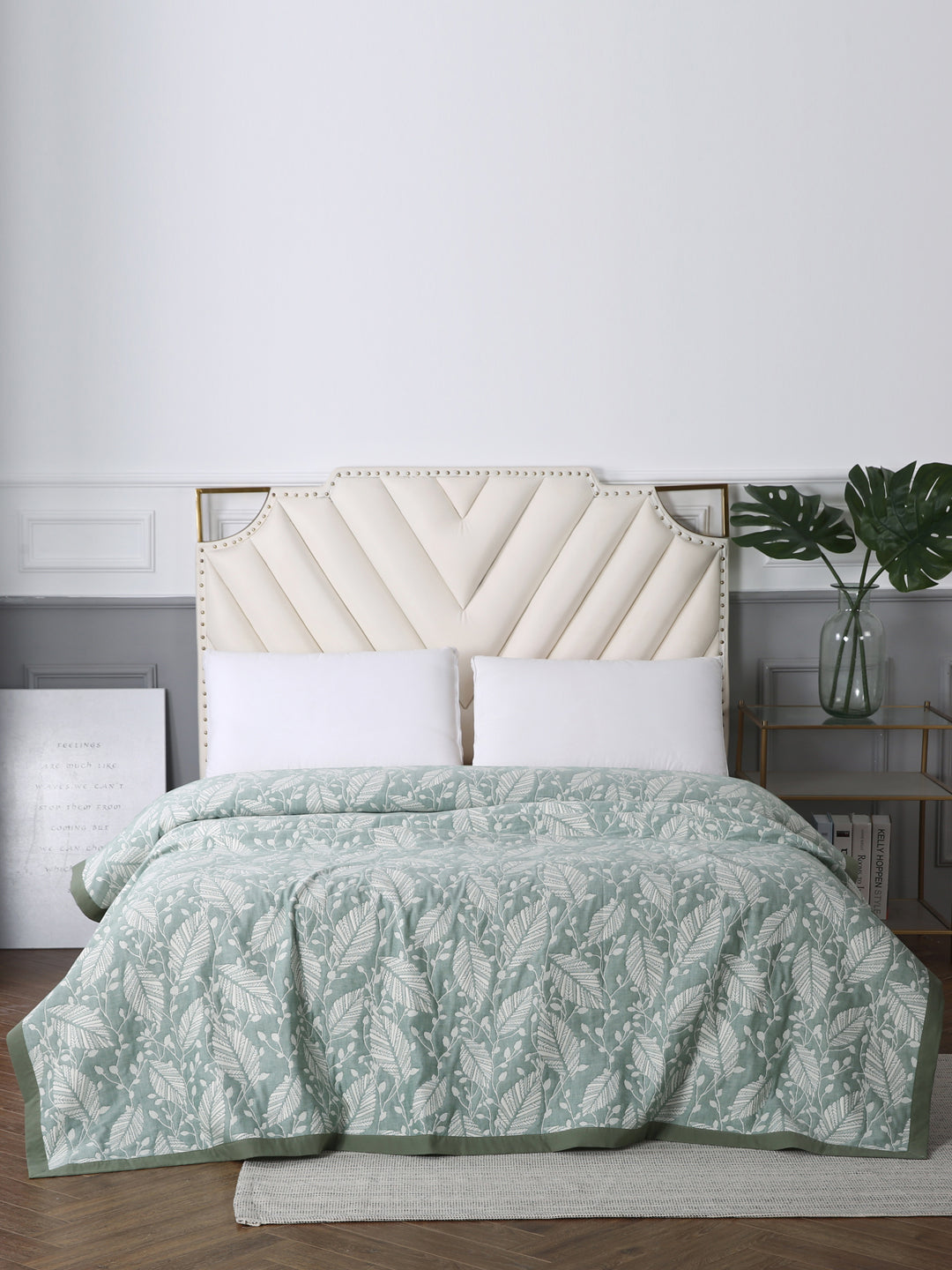 URBAN DREAM ABSTRACT LEAVES WEAVE GREEN AND WHITE BEDSPREAD