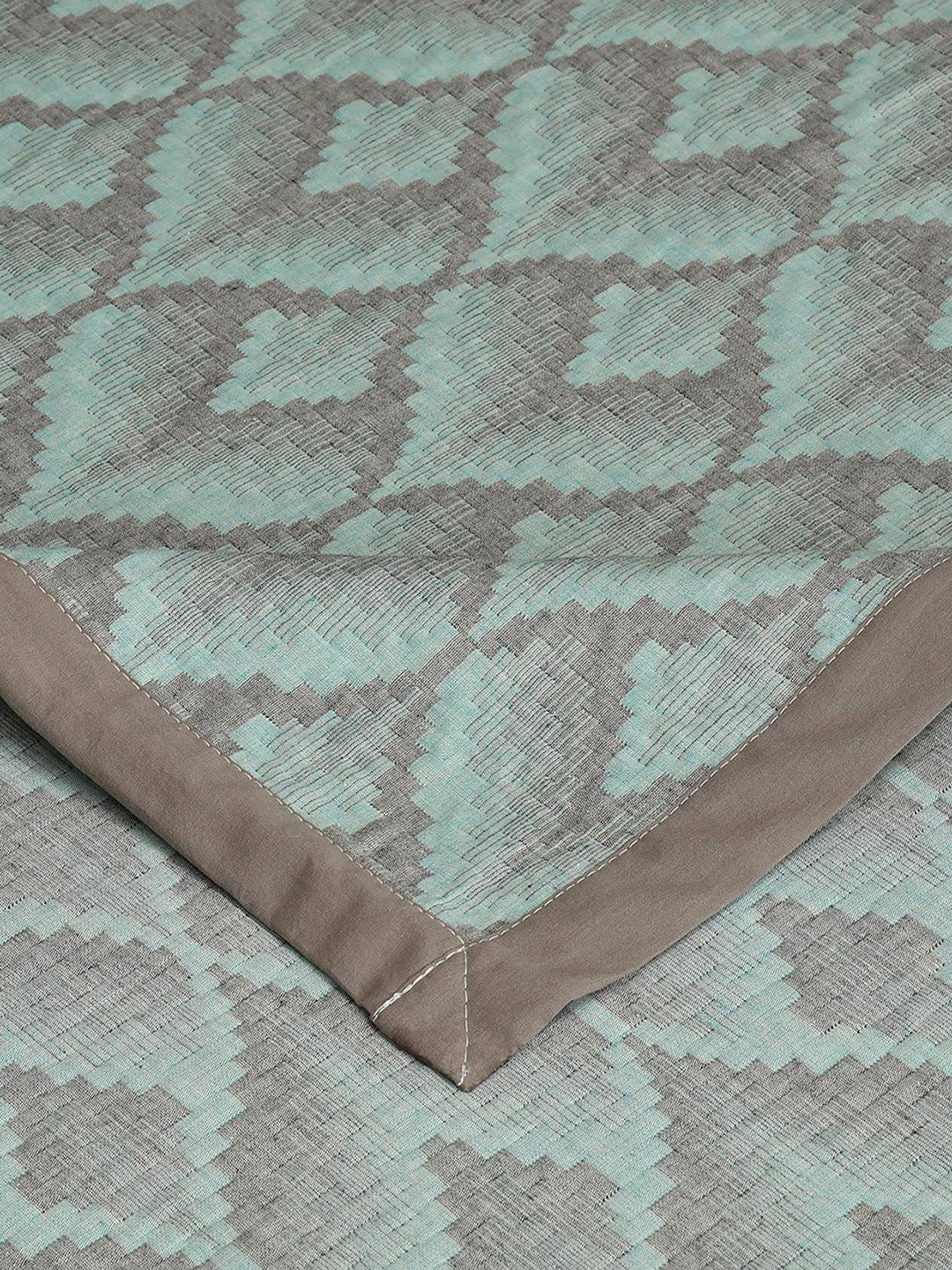 URBAN DREAM FASHION ABSTRACT FLORAL WEAVE GREEN AND GREY BEDSPREAD