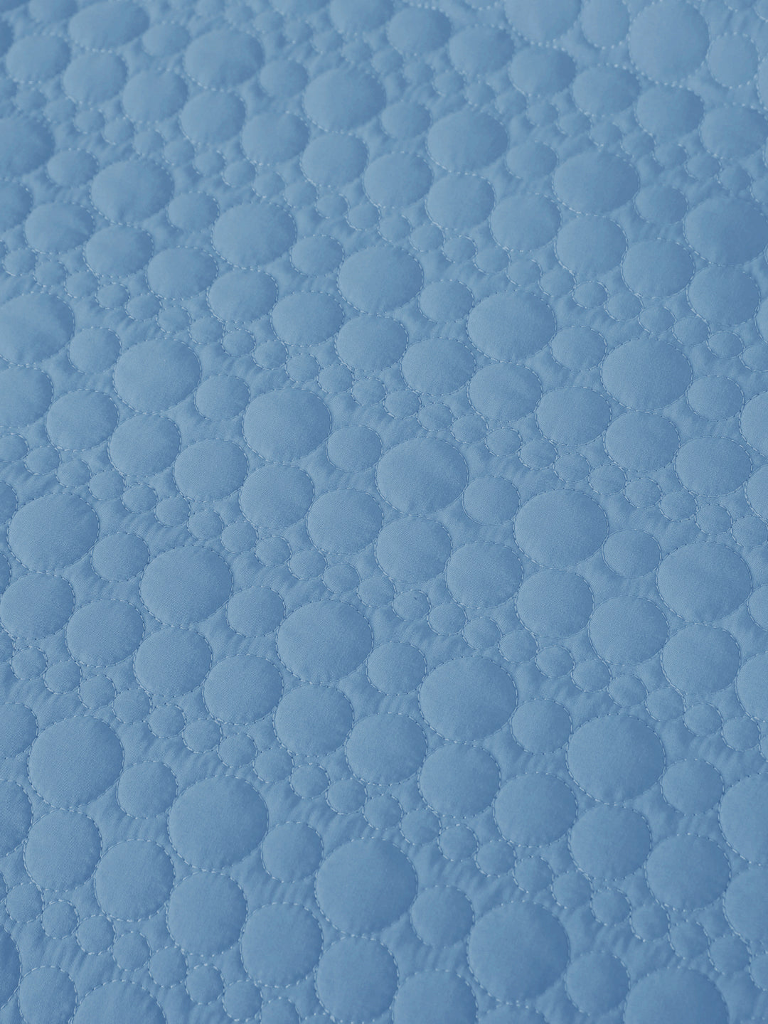 URBAN DREAM FASHION ABSTRACT QUILTED CIRCLES SOLID LIGHT BLUE BEDSPREAD