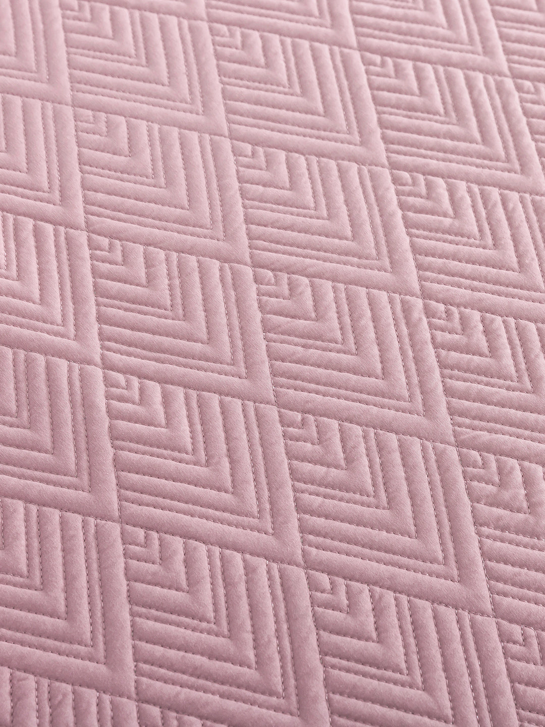 URBAN DREAM FASHION GEOMETRIC CHEVRON QUILTED SOLID LIGHT PINK BEDSPREAD
