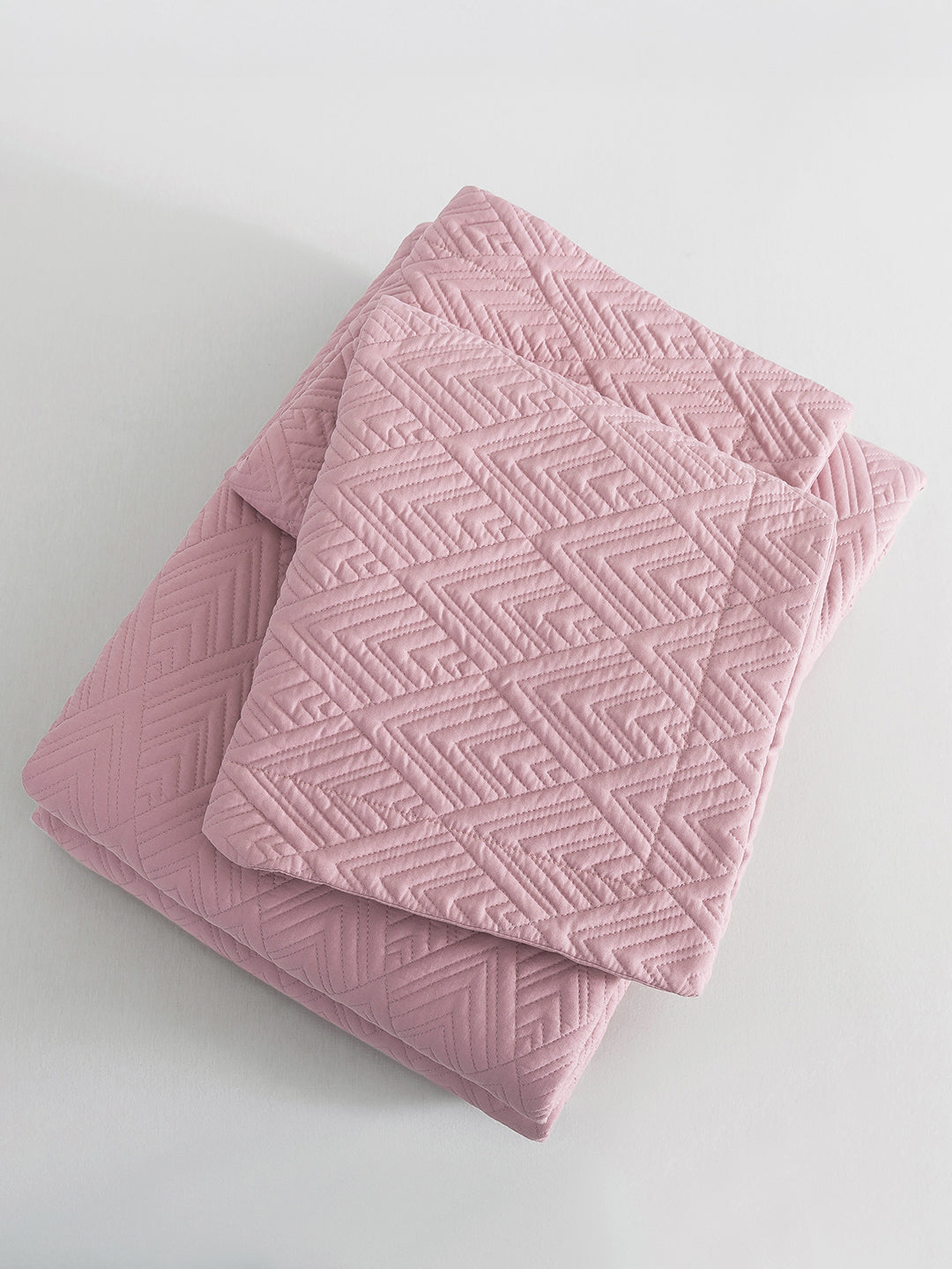 URBAN DREAM FASHION GEOMETRIC CHEVRON QUILTED SOLID LIGHT PINK BEDSPREAD