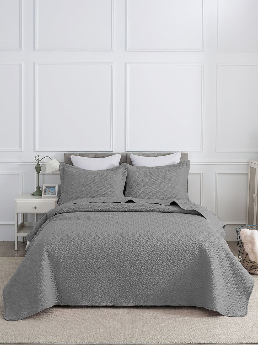 URBAN DREAM FASHION GEOMETRIC CHEVRON QUILTED SOLID GREY BEDSPREAD