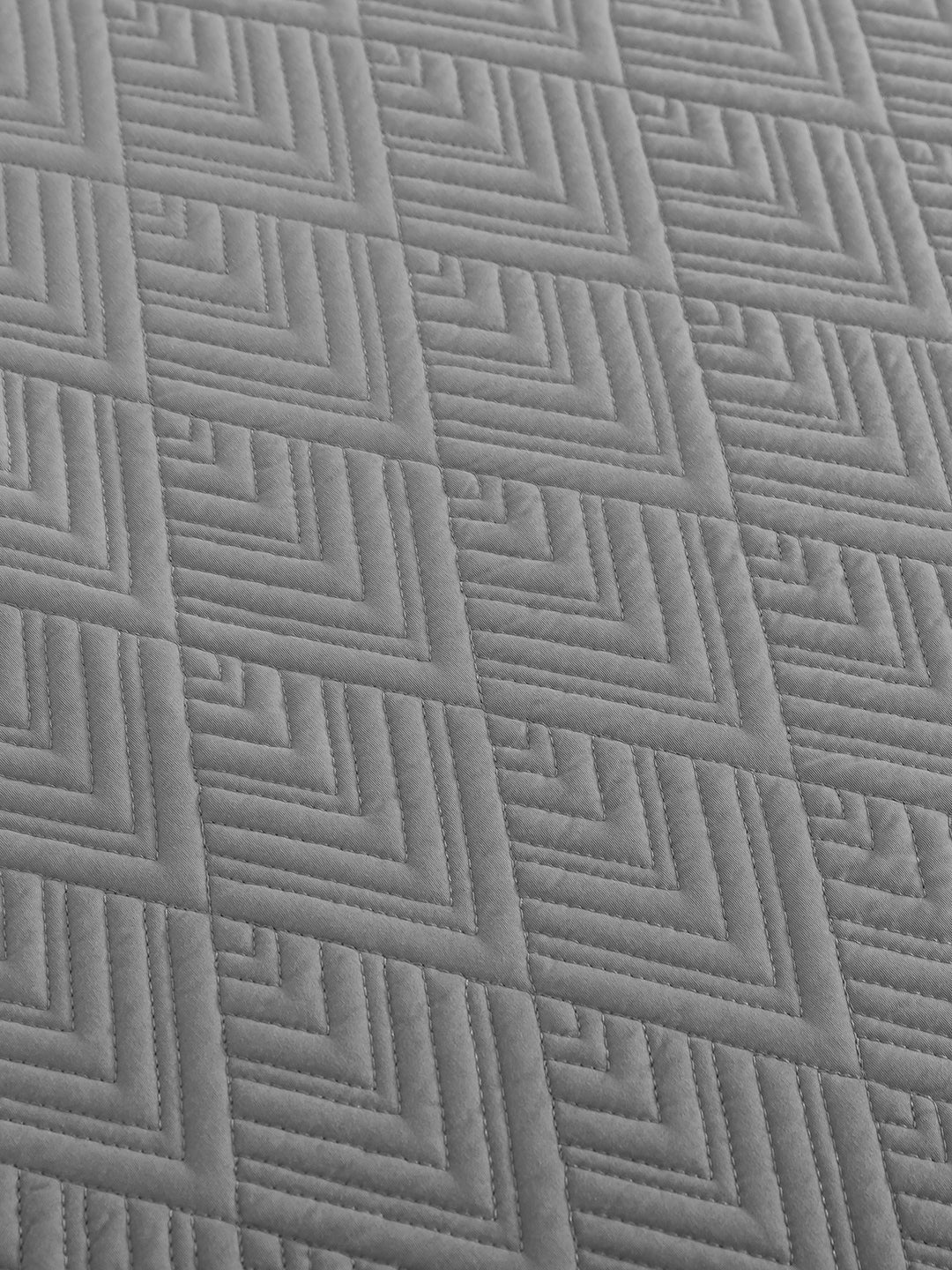 URBAN DREAM FASHION GEOMETRIC CHEVRON QUILTED SOLID GREY BEDSPREAD