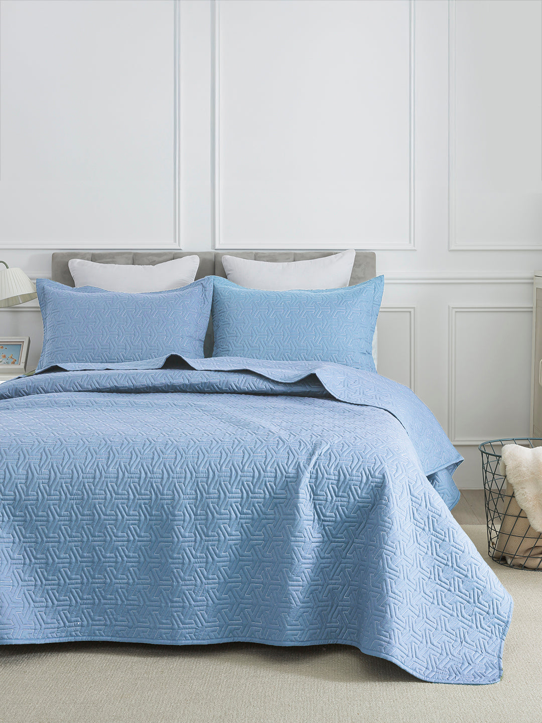 URBAN DREAM FASHION GEOMETRIC GRID QUILTED SOLID LIGHT BLUE BEDSPREAD