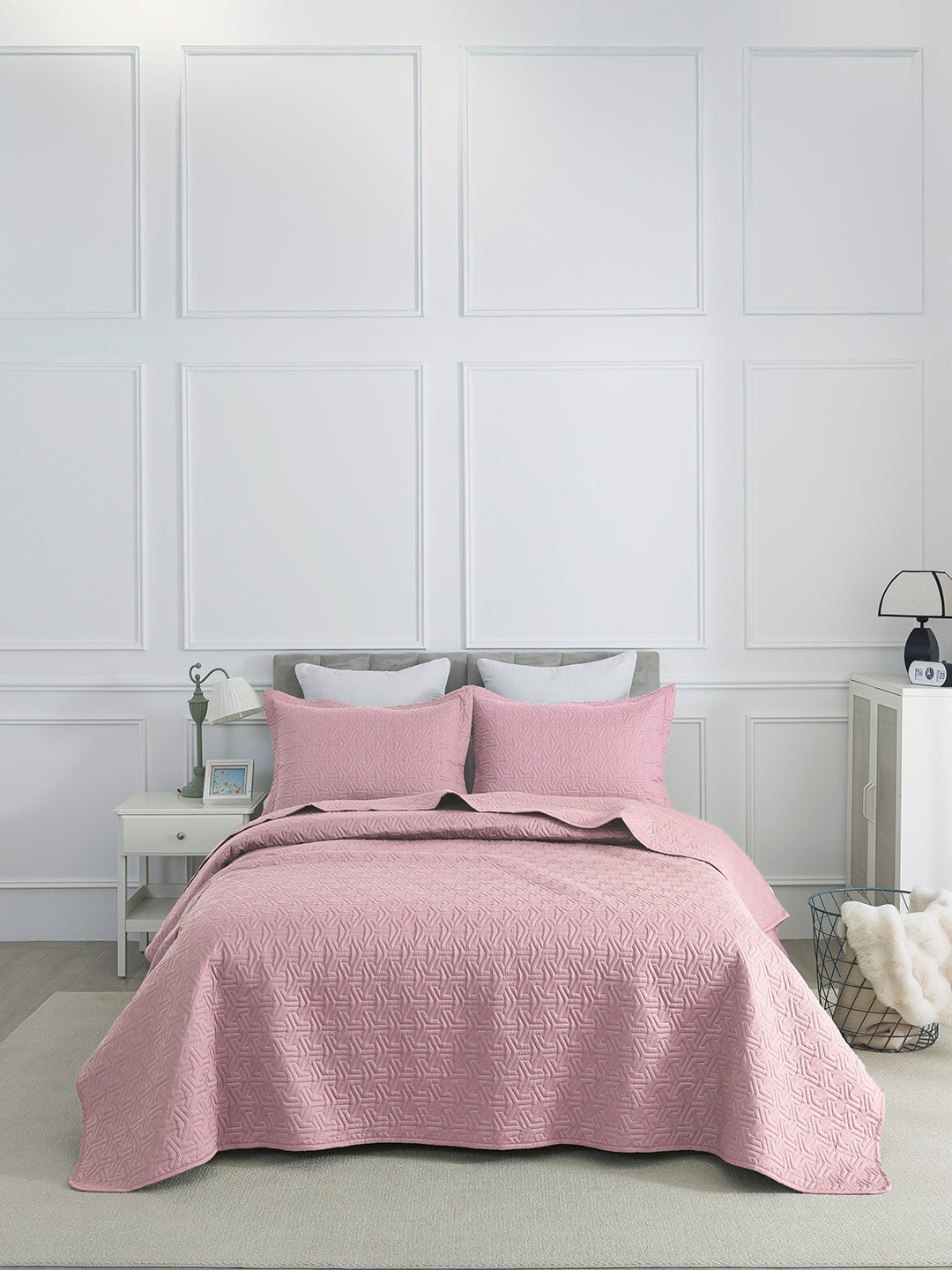 URBAN DREAM FASHION GEOMETRIC GRID QUILTED SOLID LIGHT PINK BEDSPREAD