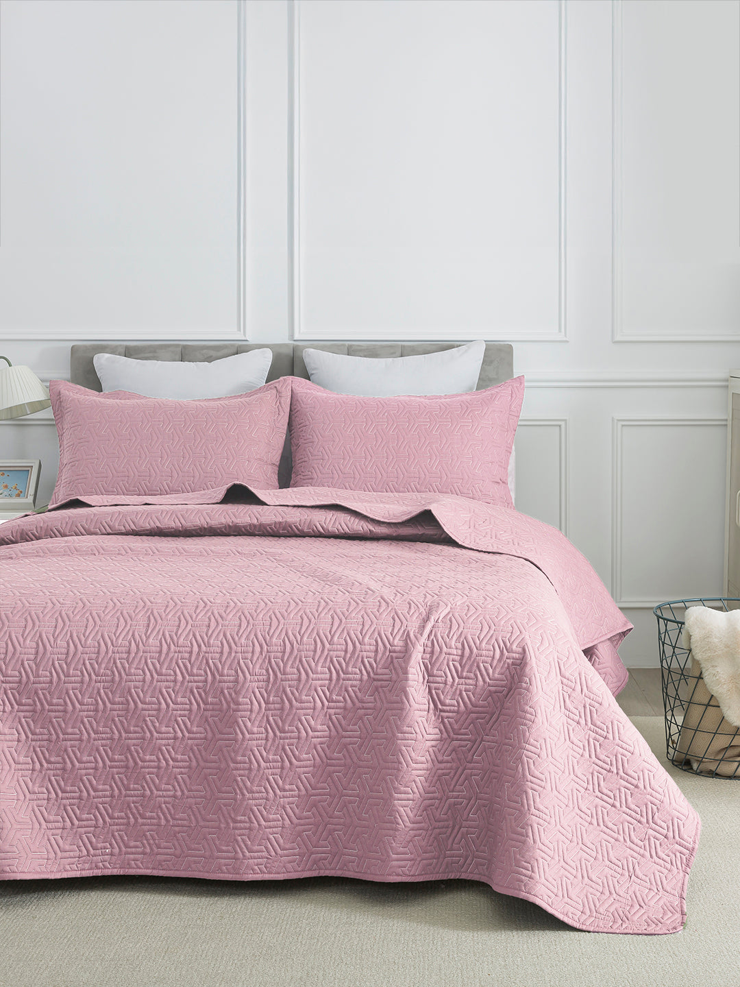 URBAN DREAM FASHION GEOMETRIC GRID QUILTED SOLID LIGHT PINK BEDSPREAD