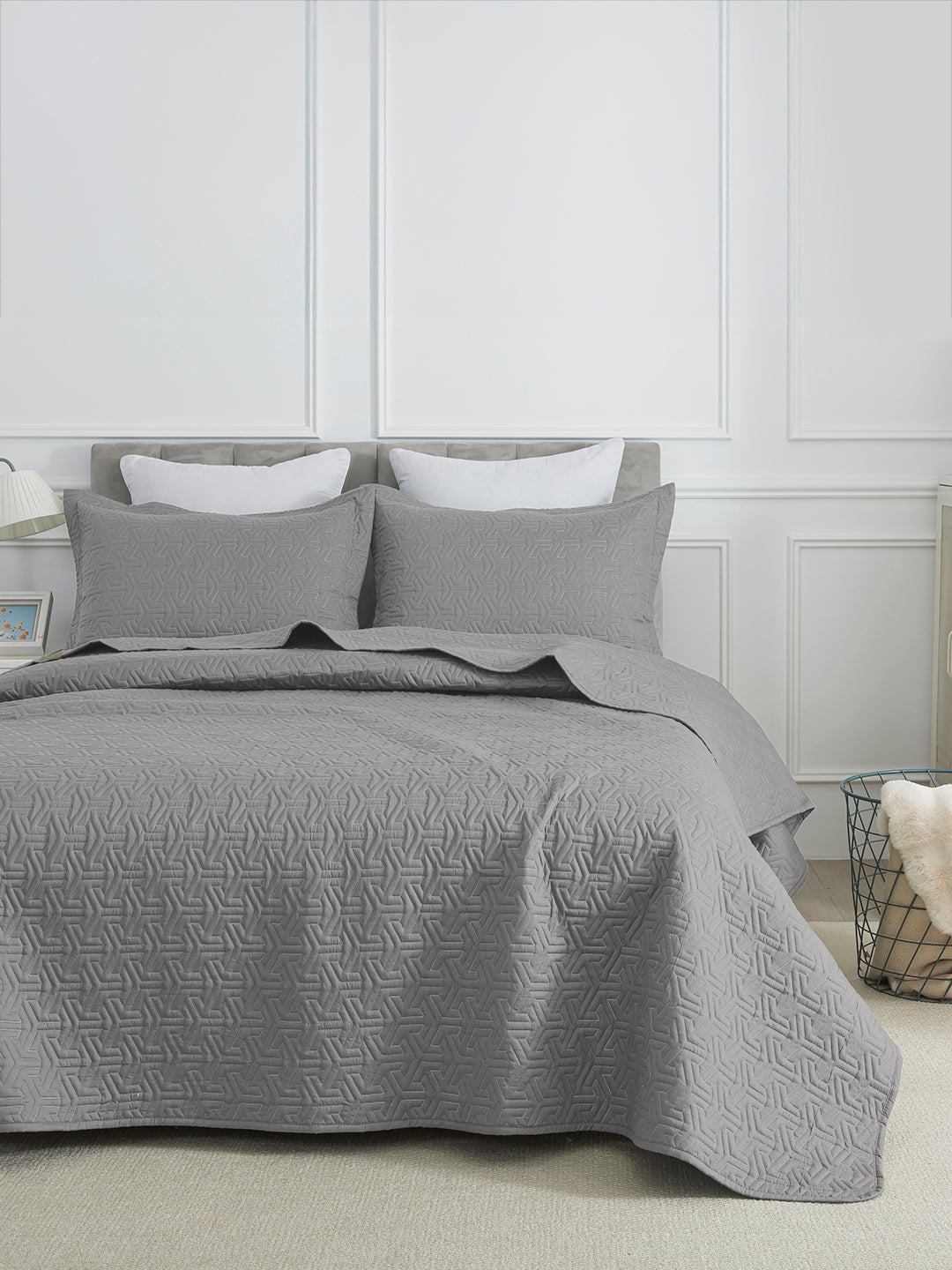URBAN DREAM FASHION GEOMETRIC GRID QUILTED SOLID GREY BEDSPREAD