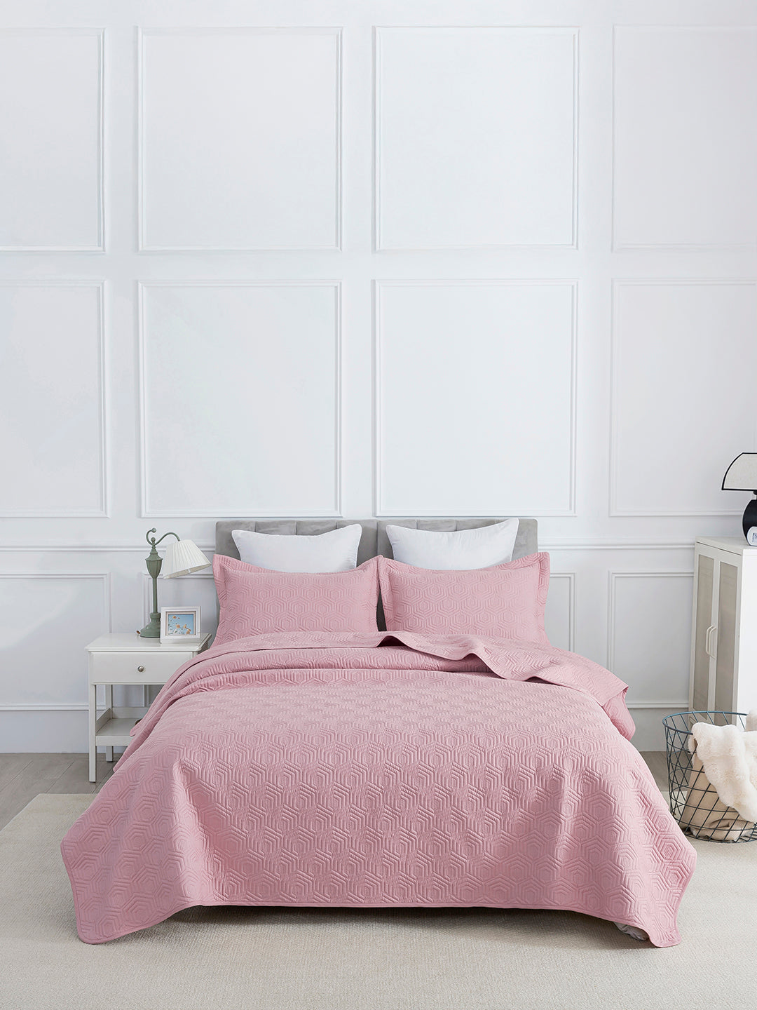 URBAN DREAM FASHION GEOMETRIC HONEYCOMB QUILTED SOLID LIGHT PINK BEDSPREAD