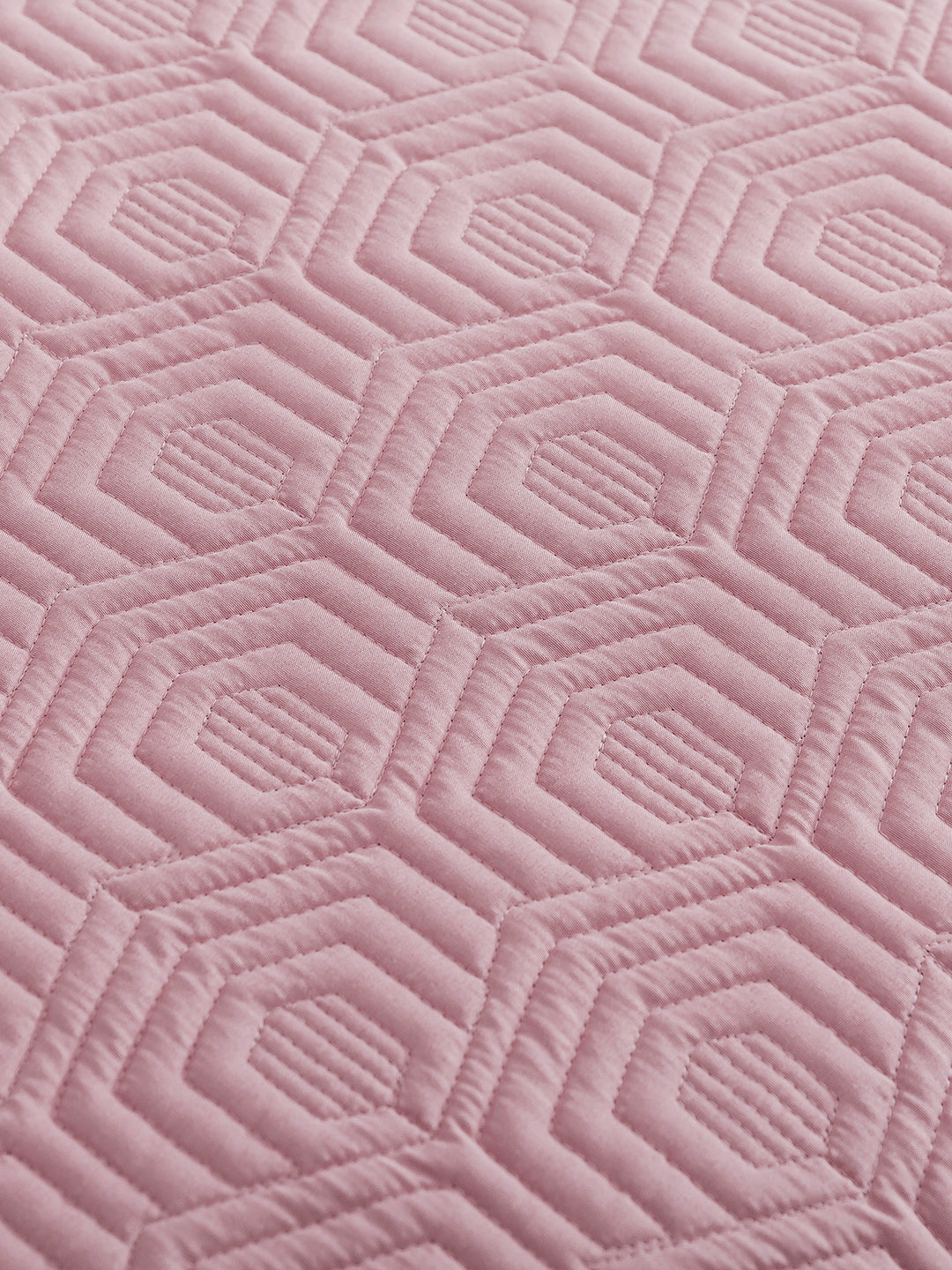 URBAN DREAM FASHION GEOMETRIC HONEYCOMB QUILTED SOLID LIGHT PINK BEDSPREAD