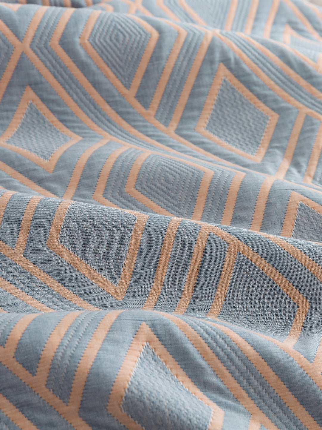 URBAN DREAM FASHION ABSTRACT GEOMETRIC WEAVE PEACH AND GREY BEDSPREAD