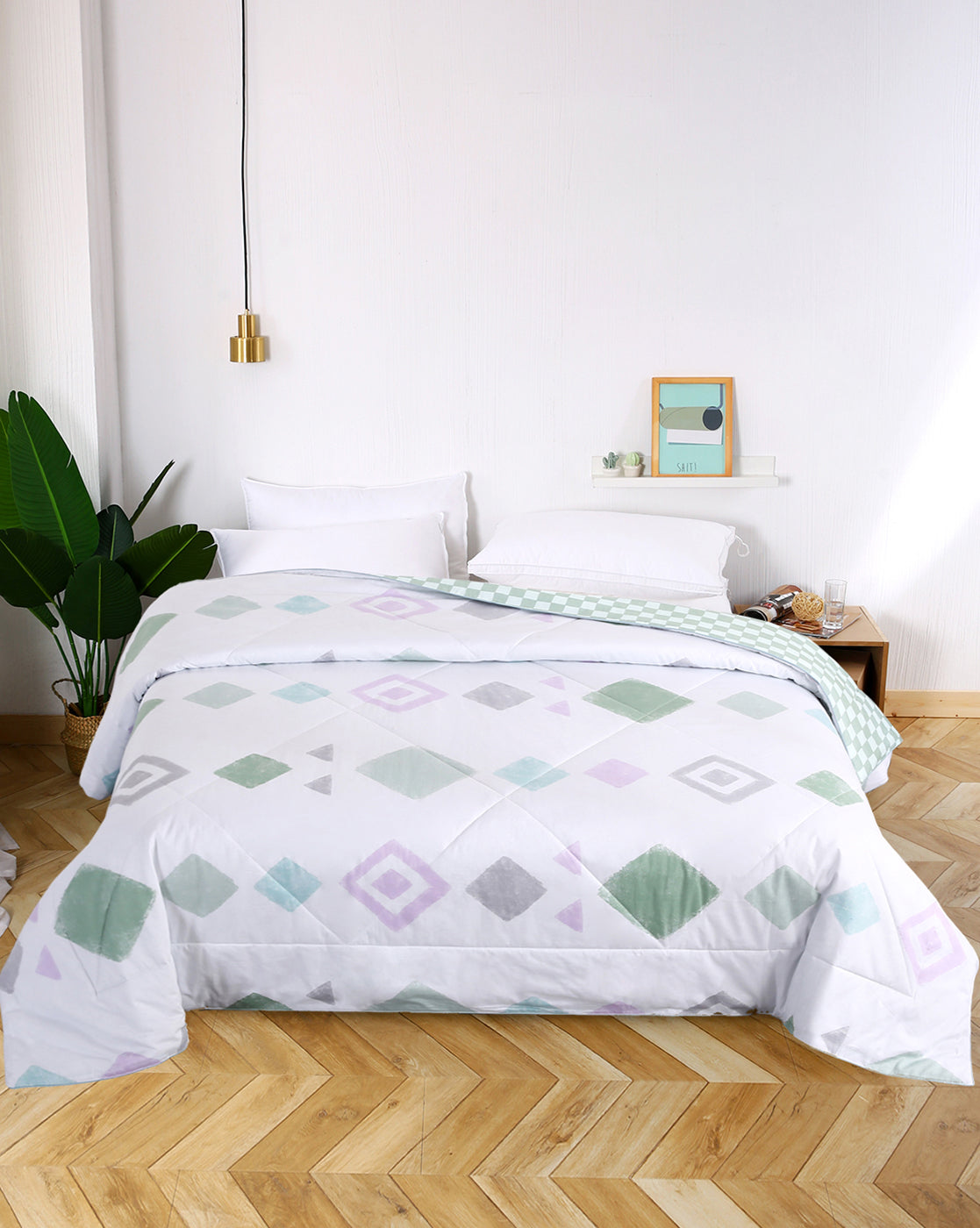 URBAN DREAM FASHION ABSTRACT GEOMETRIC PRINT WHITE AND GREEN COMFORTER