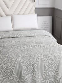 URBAN DREAM ABSTRACT GEOMETRIC WEAVE GREY AND WHITE BEDSPREAD