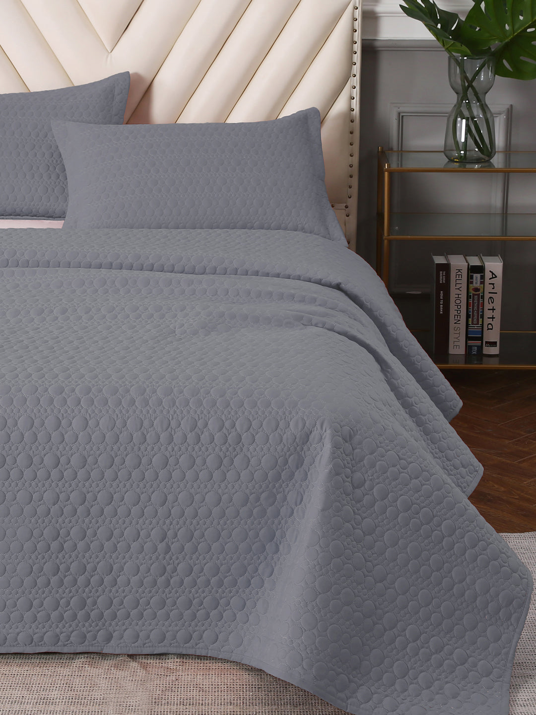 URBAN DREAM FASHION ABSTRACT QUILTED CIRCLES SOLID GREY BEDSPREAD