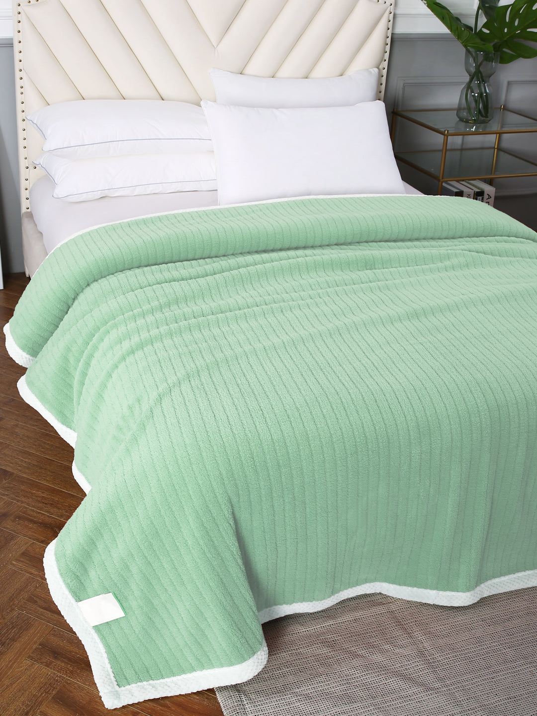 URBAN DREAM FASHION STRIPES SOLID MINT GREEN BLANKET