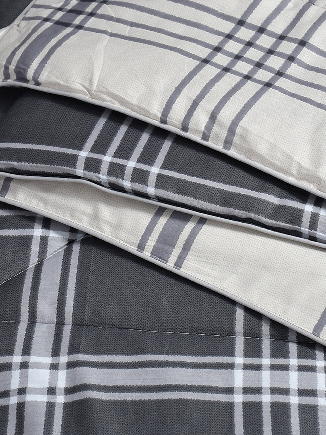 URBAN DREAM FASHION GEOMETRIC CHECK PRINT BLACK AND GREY 4 PC. BEDDING SET