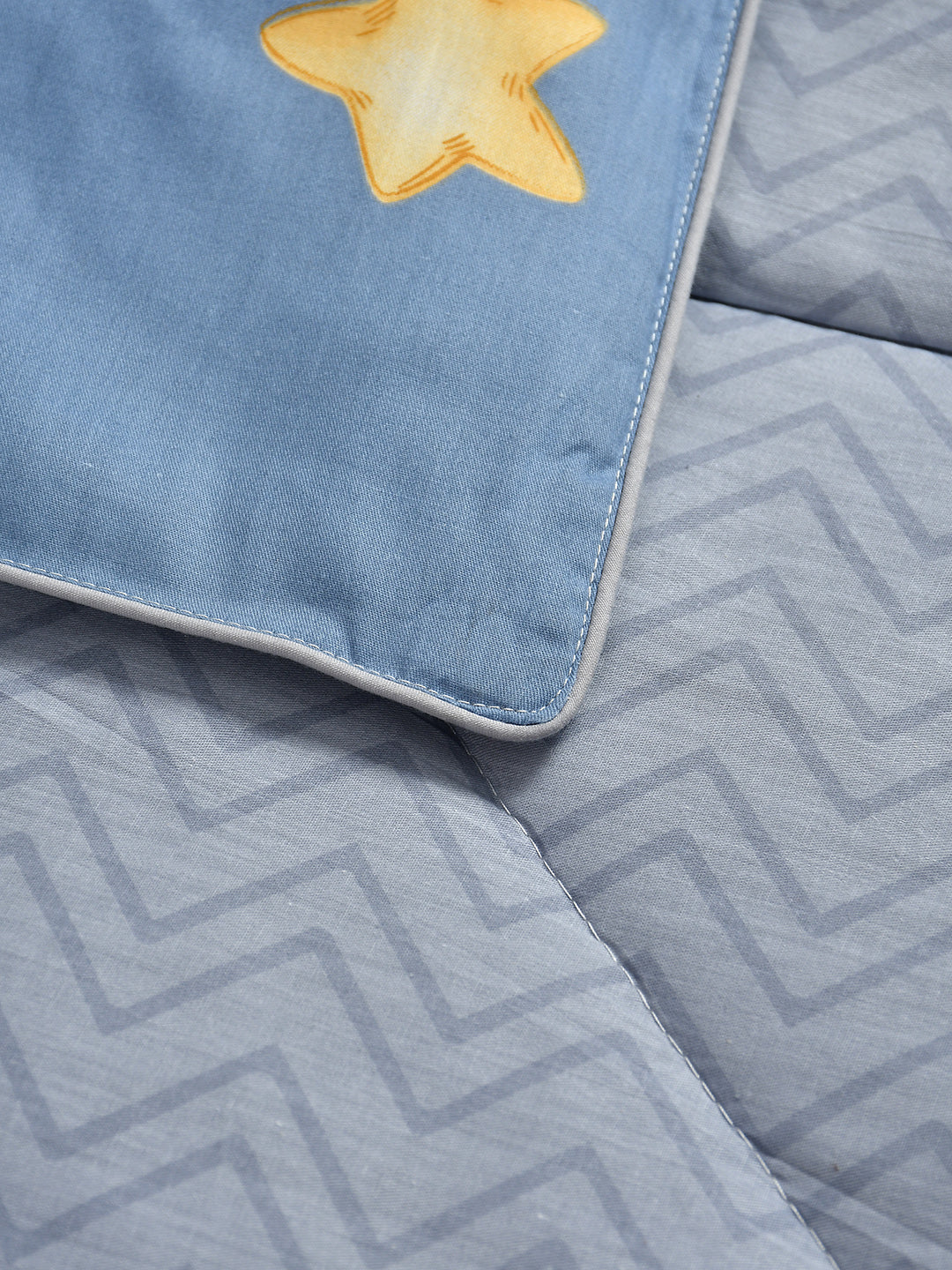 URBAN DREAM KIDS MOON AND STAR PRINT GREY AND YELLOW 4 PC. BEDDING SET